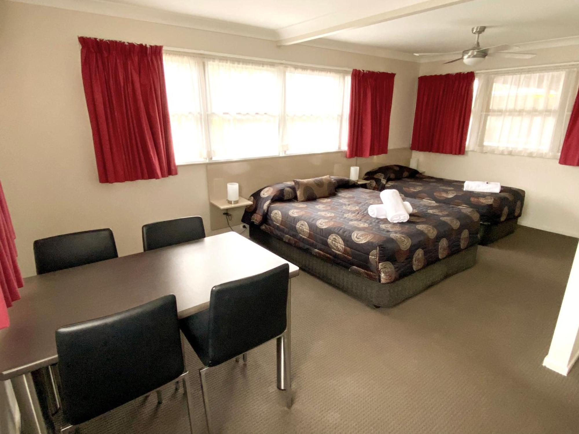 High Street Motor Inn Станторп Екстер'єр фото