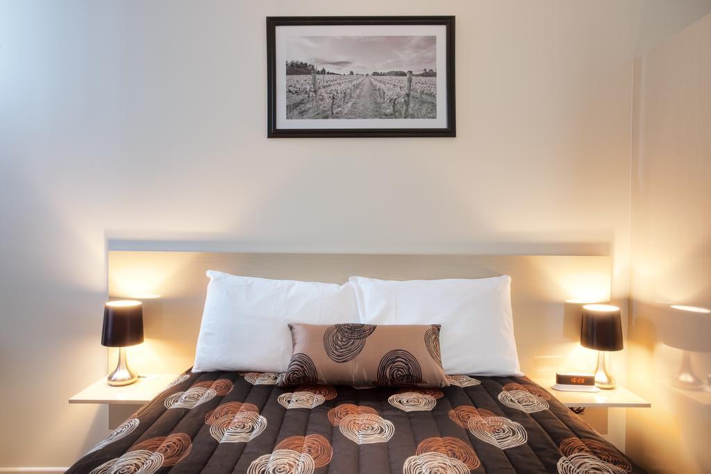 High Street Motor Inn Станторп Екстер'єр фото