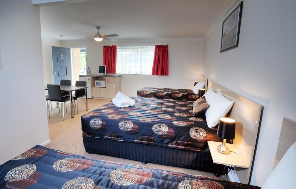 High Street Motor Inn Станторп Екстер'єр фото