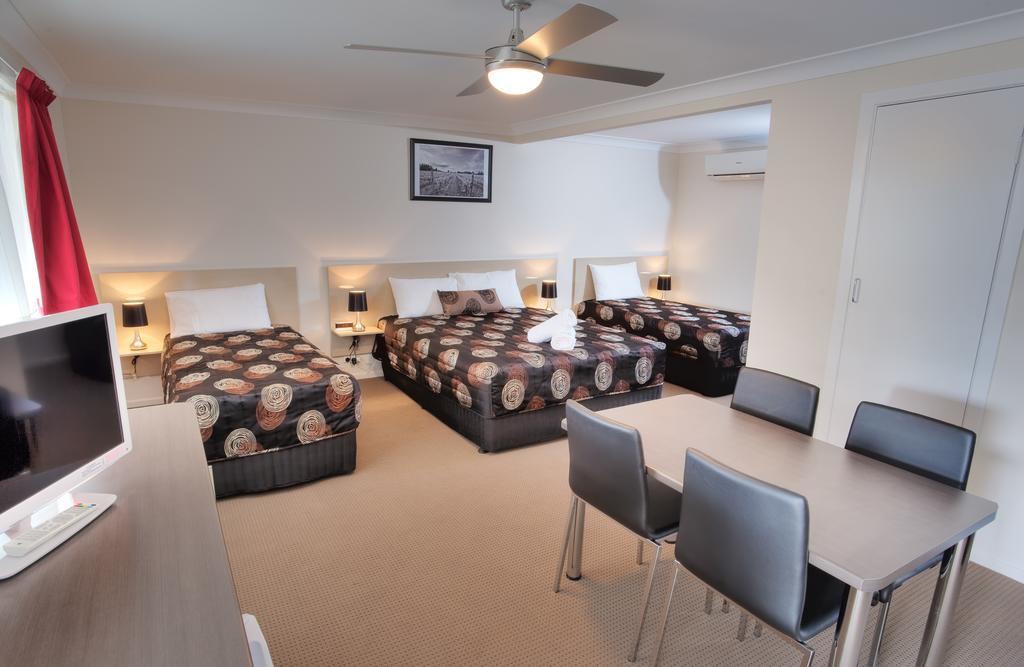 High Street Motor Inn Станторп Екстер'єр фото