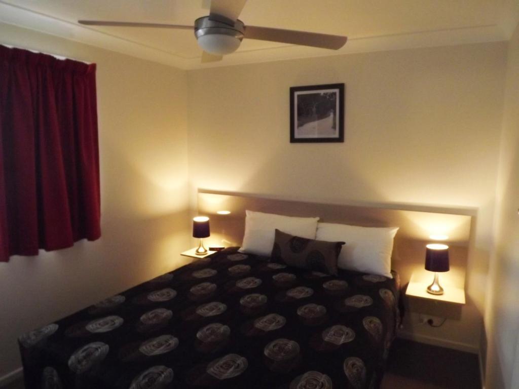 High Street Motor Inn Станторп Номер фото